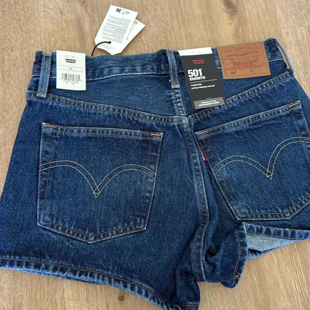 Levi’s Shorts - Picture 4 of 6